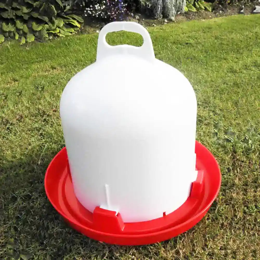 Plastic Trent Chicken Drinkers, 6 litre closed